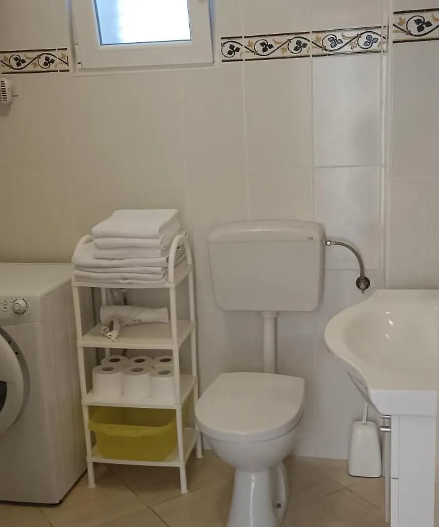 Apartment Radanovic-Beaches 5 Min Walking Cres