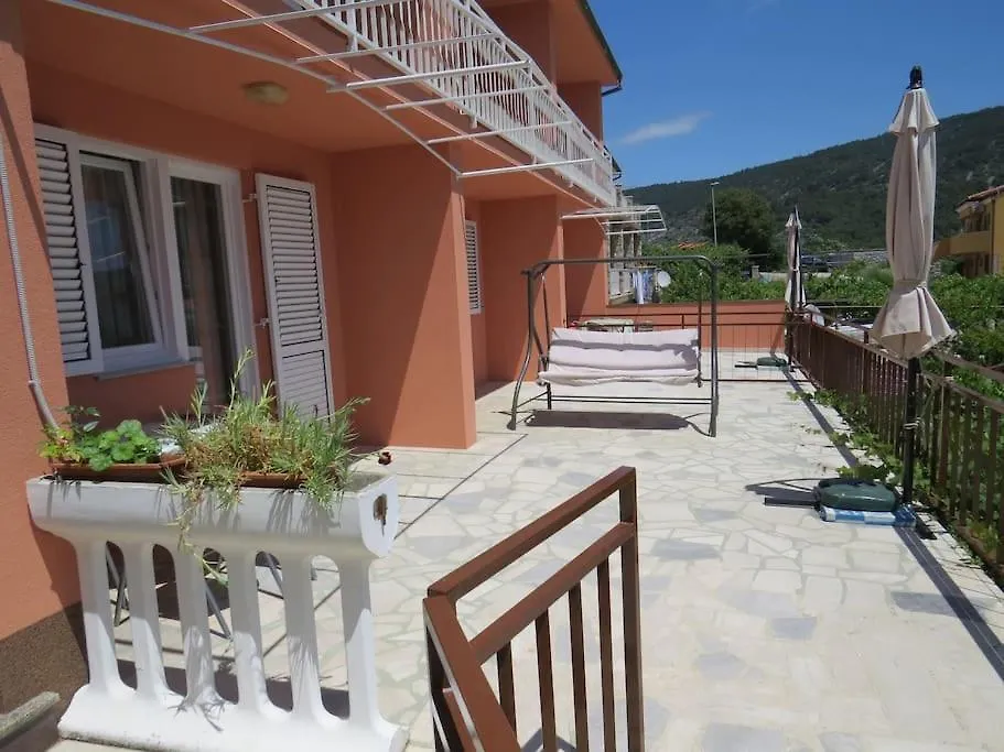 Apartment Radanovic-Beaches 5 Min Walking Cres