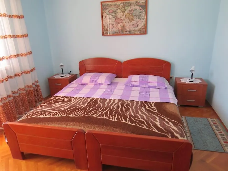 Apartment Radanovic-Beaches 5 Min Walking Cres Croatia