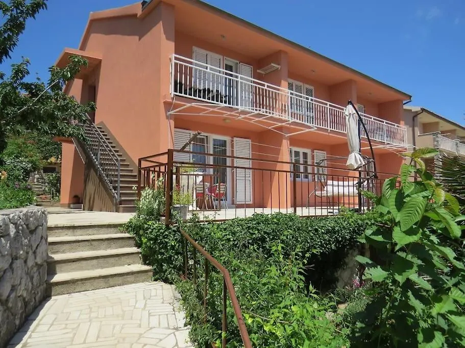 Apartment Radanovic-Beaches 5 Min Walking Cres